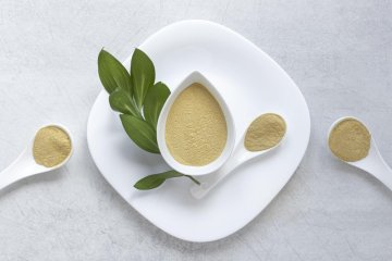 Teller mit Kratom